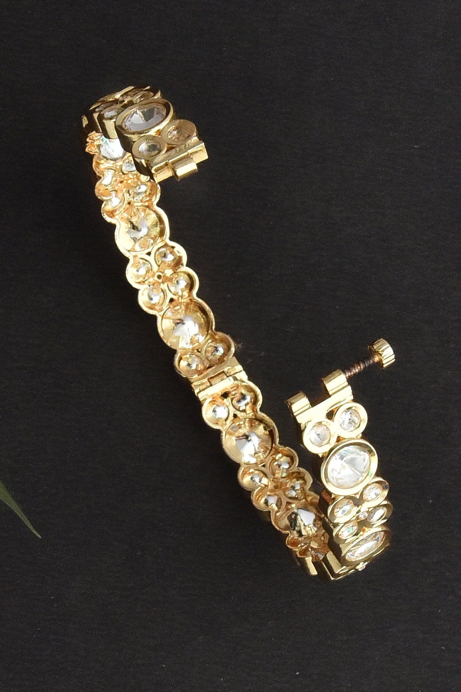 Circular Cut Work Pattern Kada 