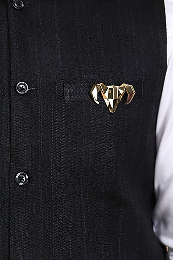 Gold Toned Alloy Brooch