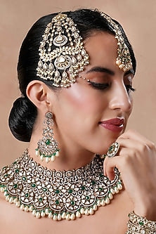 Gold Finish Kundan Polki & Leaf Motif Pasa