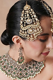 Gold Finish Kundan Polki & Leaf Motif Pasa