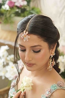 Gold Finish Off-White Gemstone & Resin Floral Maangtikka