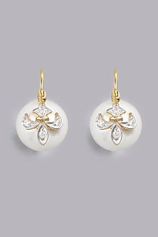 White Finish Shell Pearl Earrings In Sterling Silver