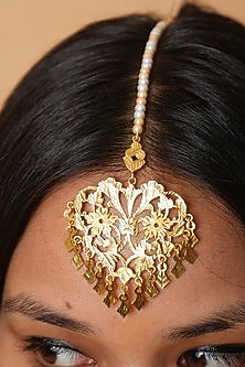 Gold Finish Swarovski Pearls & Pathra Work Heart-Shaped Maangtikka In Sterling Silver