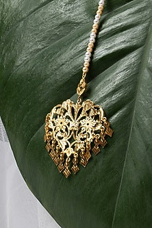 Gold Finish Swarovski Pearls & Pathra Work Heart-Shaped Maangtikka In Sterling Silver