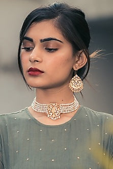 Gold Finish Freshwater Pearl Choker Necklace In Sterling Silver