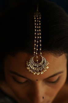 White Finish Chandbali Maang Tikka In Sterling Silver