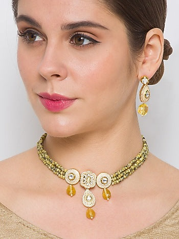 Gold Finish Agate Choker Necklace Set In Brass
