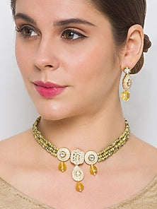 Gold Finish Agate Choker Necklace Set In Brass