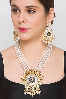 Gold Finish Handcrafted Agate Choker Necklace Set