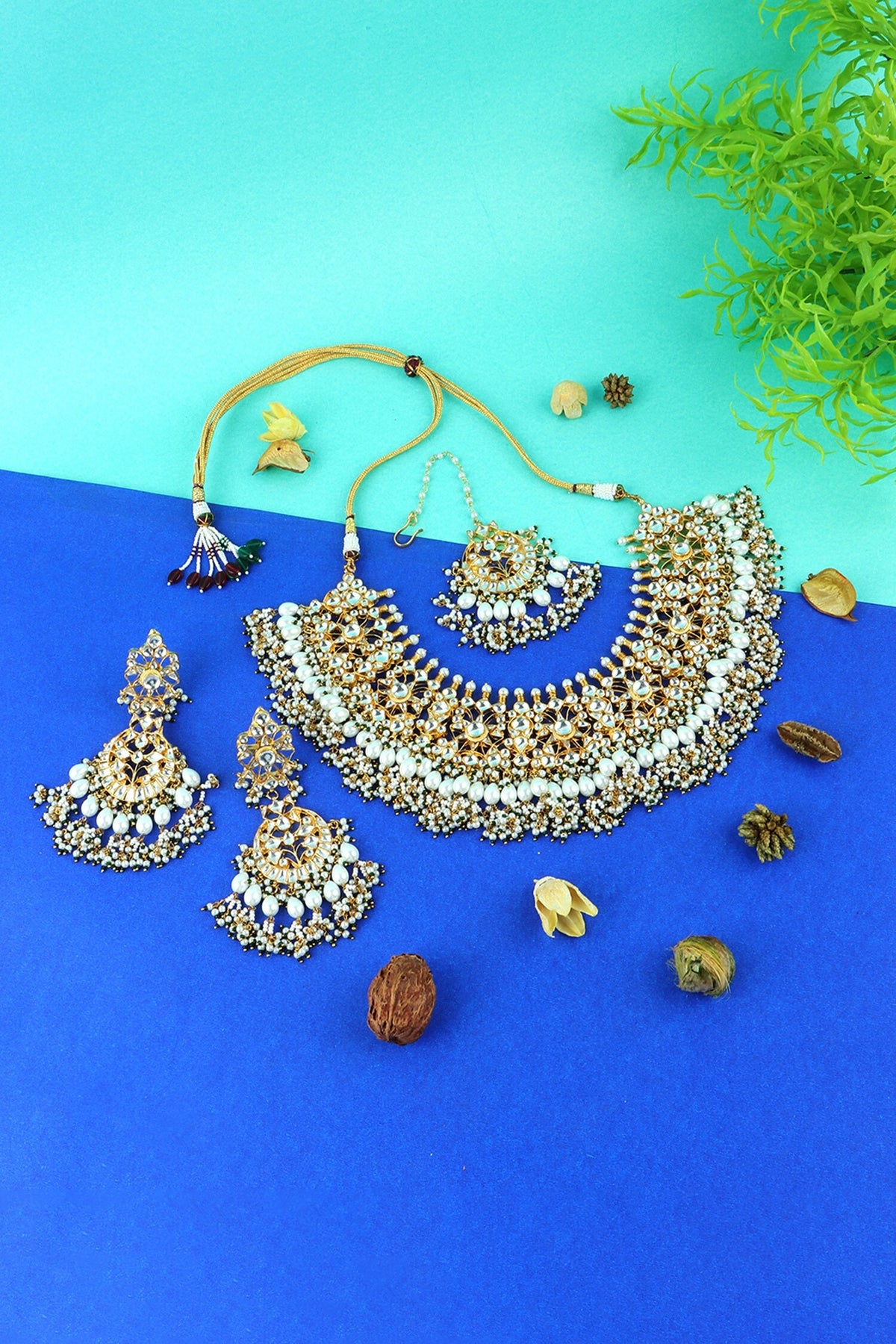 Kundan Embellished Necklace Set 