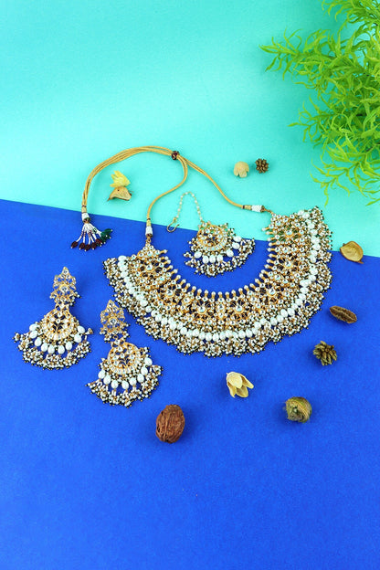 Kundan Embellished Necklace Set 