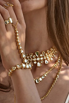 Gold Finish Mirror Hand Harness