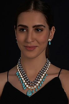 Gold Finish Shell Pearl & Beads Necklace Set