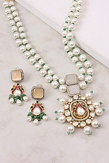 Gold Finish Pearl Pendant Necklace Set