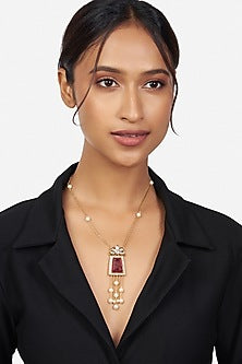 Gold Finish Pendant Necklace With Pearls