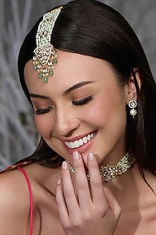 Yellow Gold Finish Floral Maangtikka