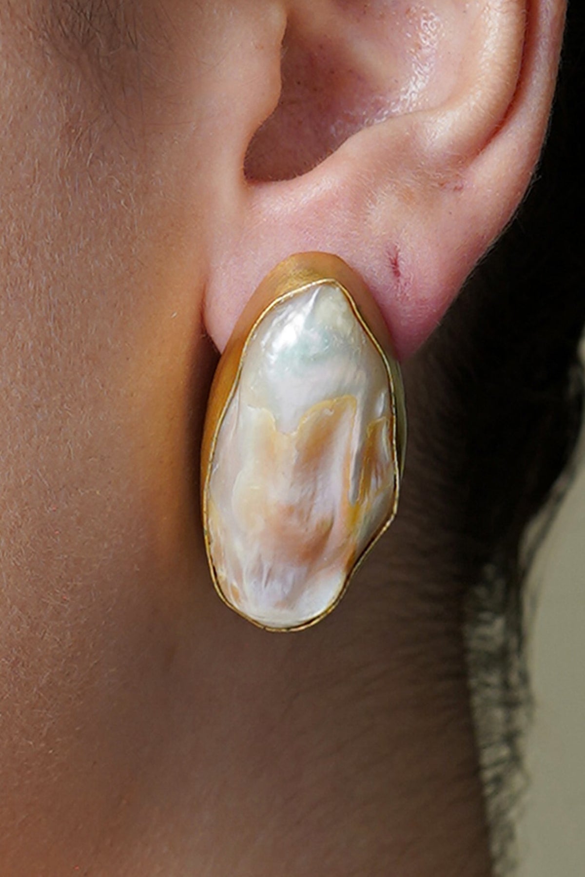 Yellow Gold Finish White Stone Shell Stud Earrings