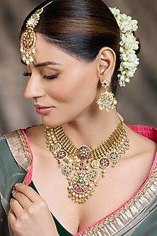 Gold Finish Crimson Stone Filigree Necklace Set