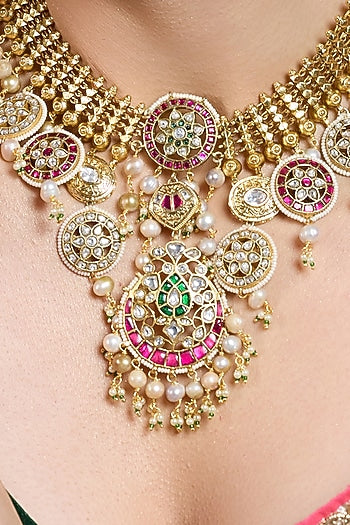 Gold Finish Crimson Stone Filigree Necklace Set