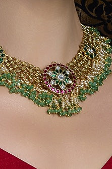 Antique Gold Finish Suvarna Necklace Set