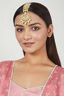 Gold Finish Maang Tikka