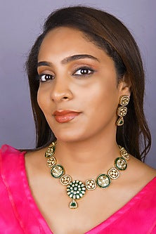 Gold Finish Emerald Green Kundan Polki Choker Necklace Set