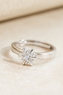 White Finish Zircon Snowflake Ring In Sterling Silver