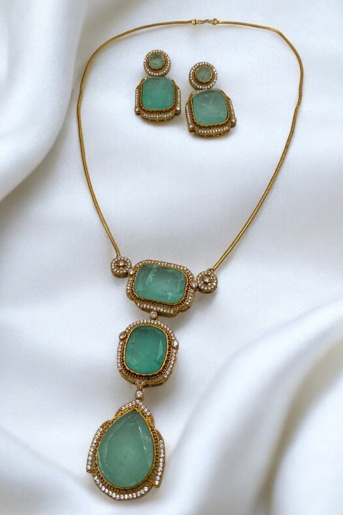 Gold Finish Mint Green Kundan Polki Chain Pendant Necklace Set