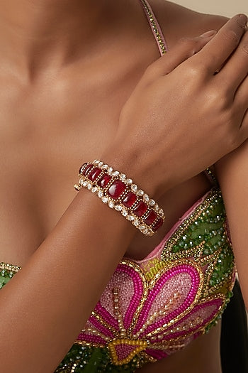 Gold Finish Uncut Kundan Polki & Ruby Aventurine Bangle