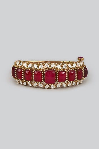 Gold Finish Uncut Kundan Polki & Ruby Aventurine Bangle