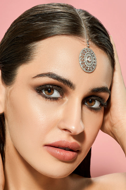 18 Kt White Gold Oval Diamond Maang Tikka