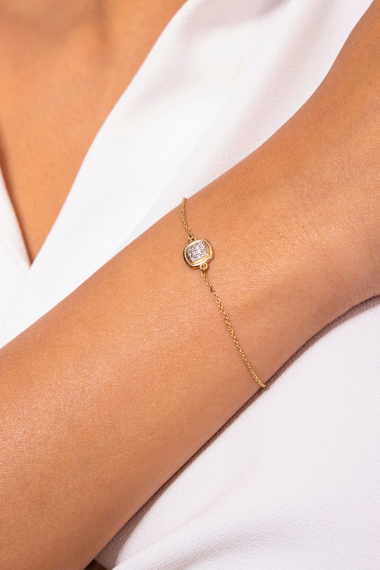 14 Kt Yellow Gold Diamond Chain Bracelet