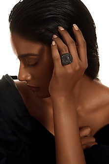 18 Kt White Gold Black Diamond Ring