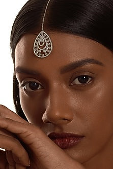 18 Kt White Gold Maangtikka With Full Cut Diamonds