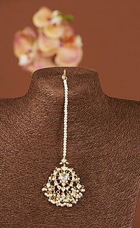 Gold Finish Vellore Polki Maang Tikka In Sterling Silver