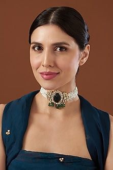 Gold Finish Vellore Polki Choker Necklace In Sterling Silver