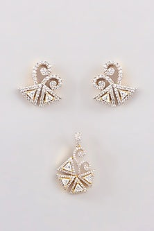 Gold Finish Zircon Pendant Set