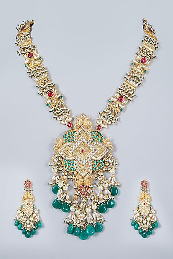 Gold Finish Kundan Polki Pendant Necklace Set