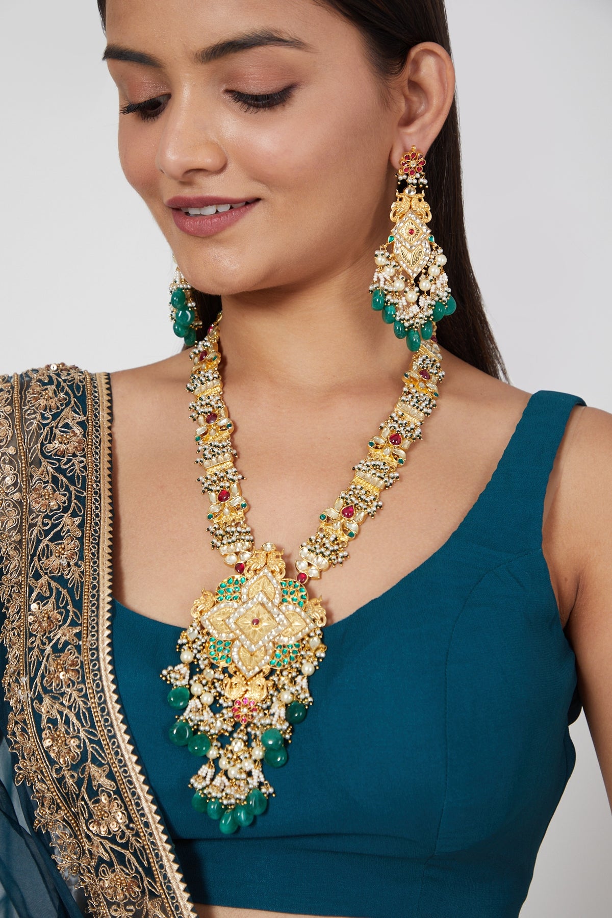 Gold Finish Kundan Polki Pendant Necklace Set