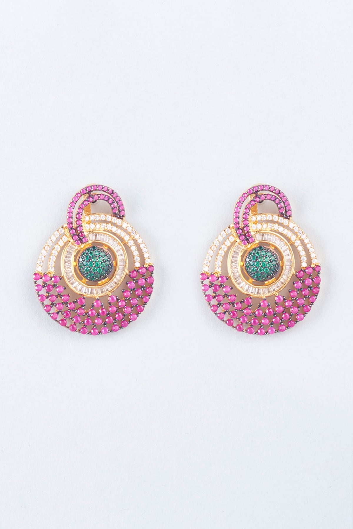 Two Tone Finish Pendant With Earrings