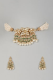 Gold Finish Kundan & Pearls Choker Necklace Set