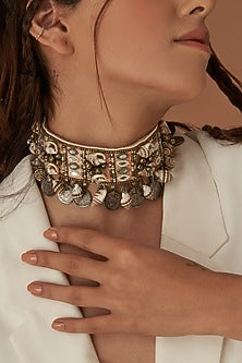 Beige Seashell Choker Necklace