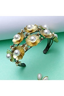 Gold Finish Handcrafted Pearl Bracelet