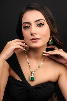 Gold Finish Emerald Doublet Stone Necklace Set