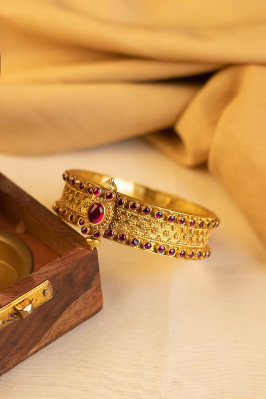 Gold Finish Onyx Temple Bangle In Sterling Silver