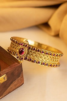 Gold Finish Onyx Temple Bangle In Sterling Silver