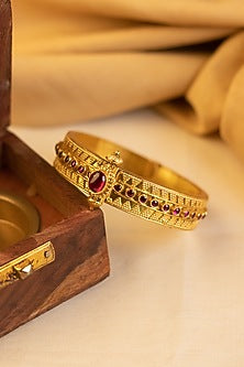Gold Finish Onyx Temple Bangle In Sterling Silver