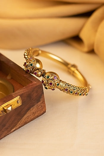 Gold Finish Onyx Temple Bangle In Sterling Silver