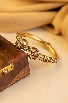Gold Finish Onyx Temple Bangle In Sterling Silver