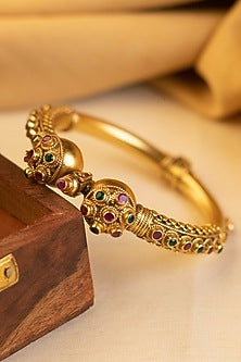 Gold Finish Onyx Temple Bangle In Sterling Silver